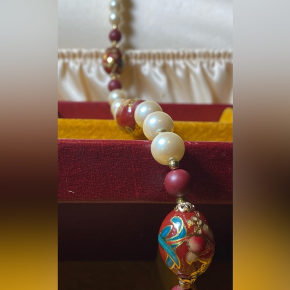 Estate, hand painted bead necklace. Beautifully crafted. Vintage - Picture 1 of 16